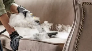Mehr über den Artikel erfahren Wie Sofa reinigen ohne Gerät München – 4 einfache Methoden