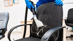 Mehr über den Artikel erfahren Sofa reinigen Tipps München – 8 praktische Empfehlungen